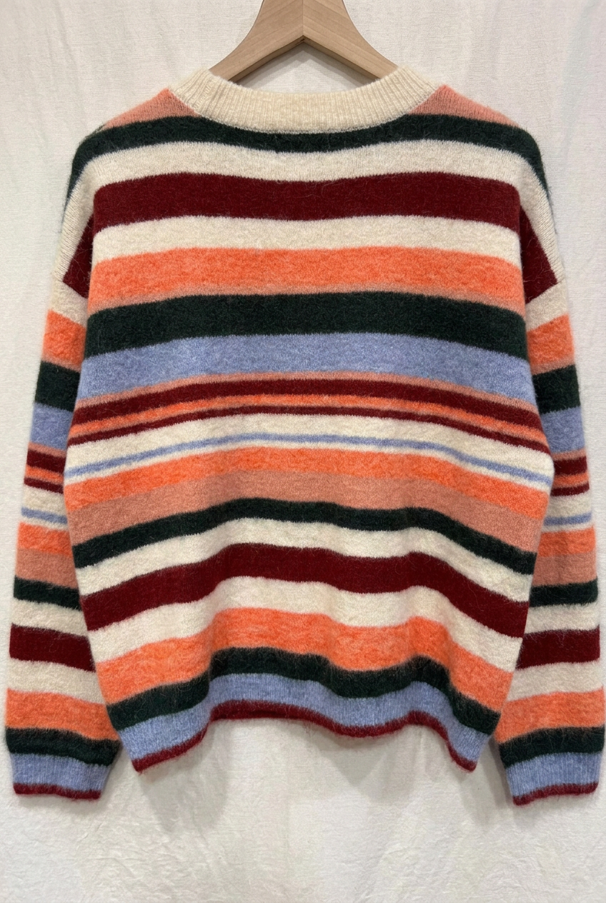 Pull rayé sans étiquette